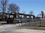 NS 5829 leads train P07 down the yard lead at Aycock